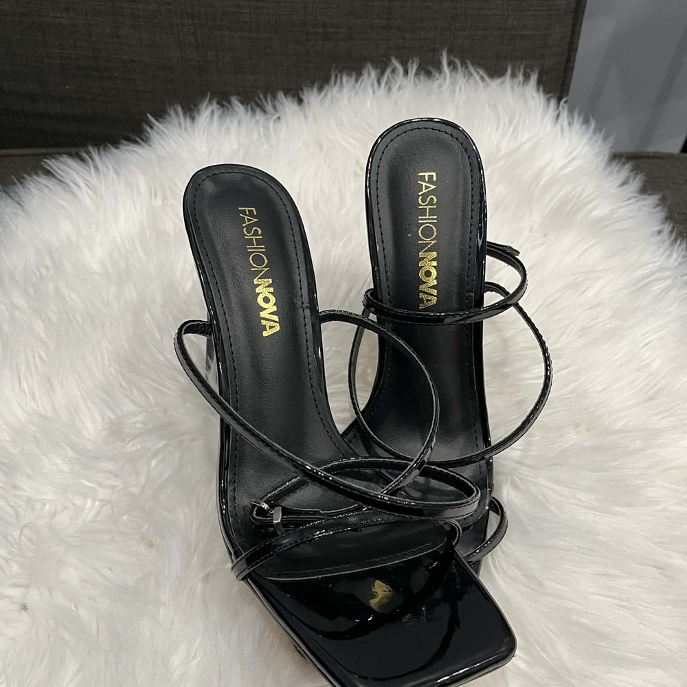 Fashion Nova Black Strappy Heels New Whithout Label